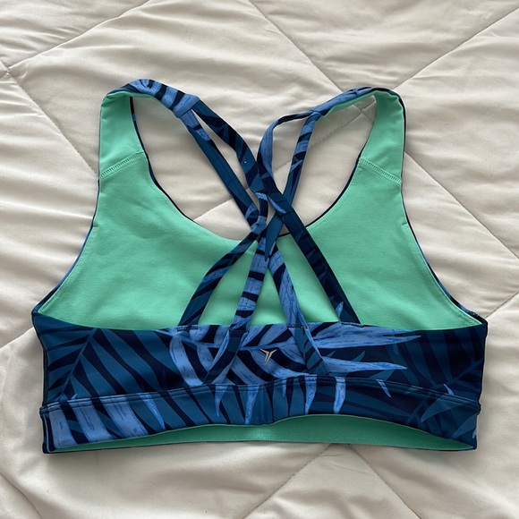 Old navy sport bra - Picture 2 of 4